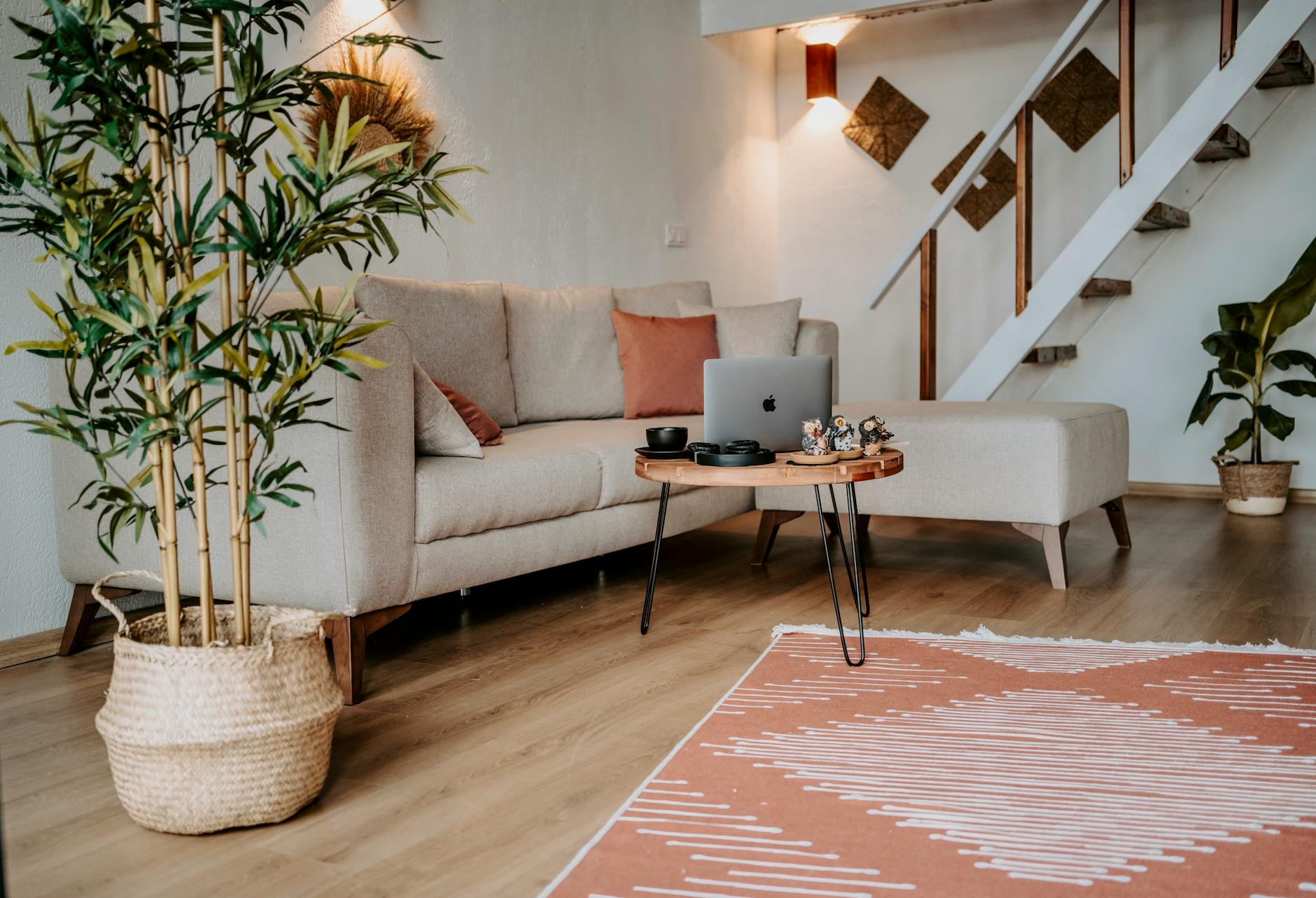 Best Faux Plants for Low-Maintenance Greenery and Small Corners in a comfortable everyday home