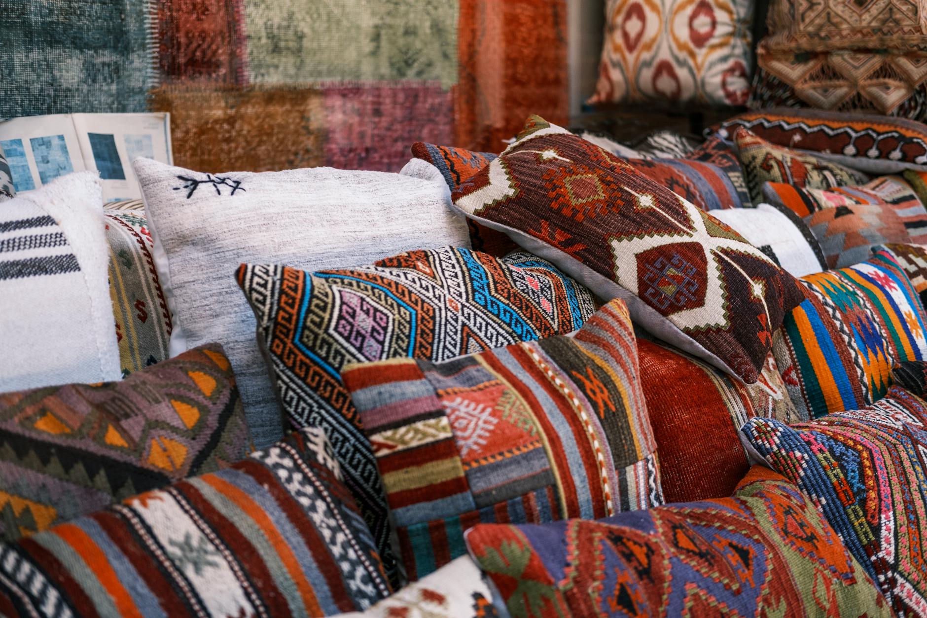 Best Pillows for Sleep Position, Support, and Guest Beds in a comfortable everyday home